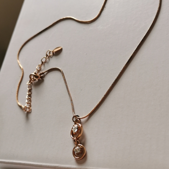 Vintage style cute shiny gold color necklace - Picture 2 of 7